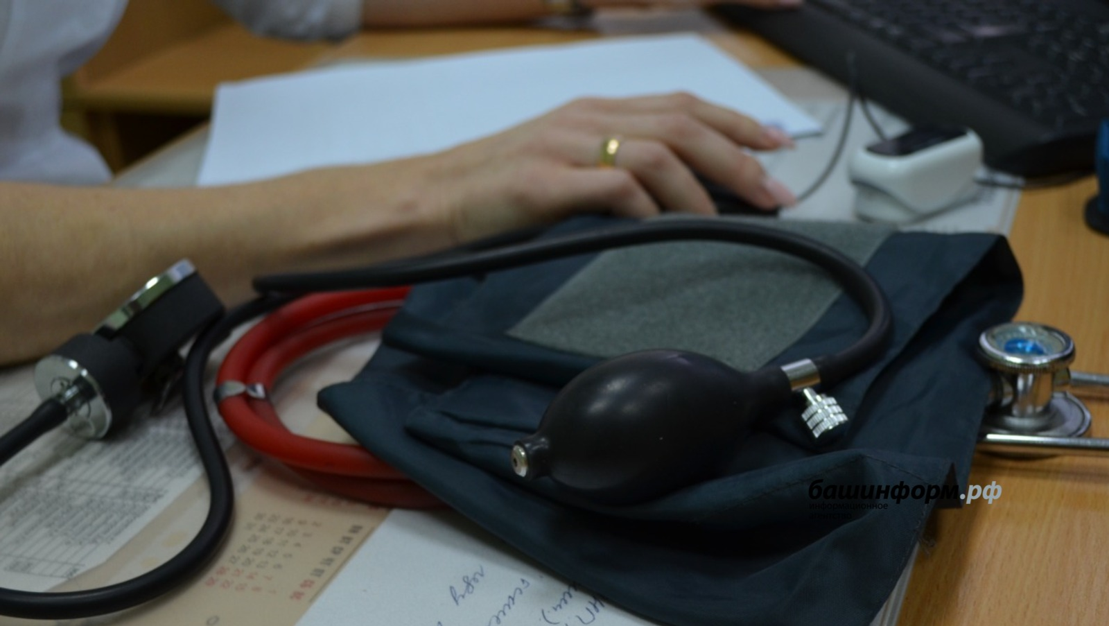 В ухе жительницы Уфы поселился паук