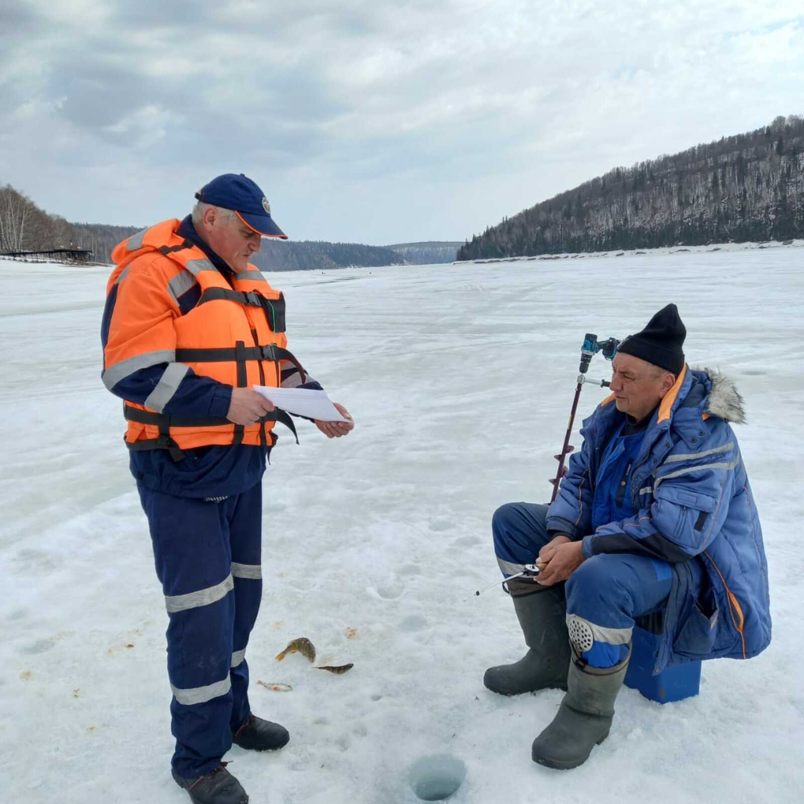 Опасность рыбалки на таящем весеннем льду