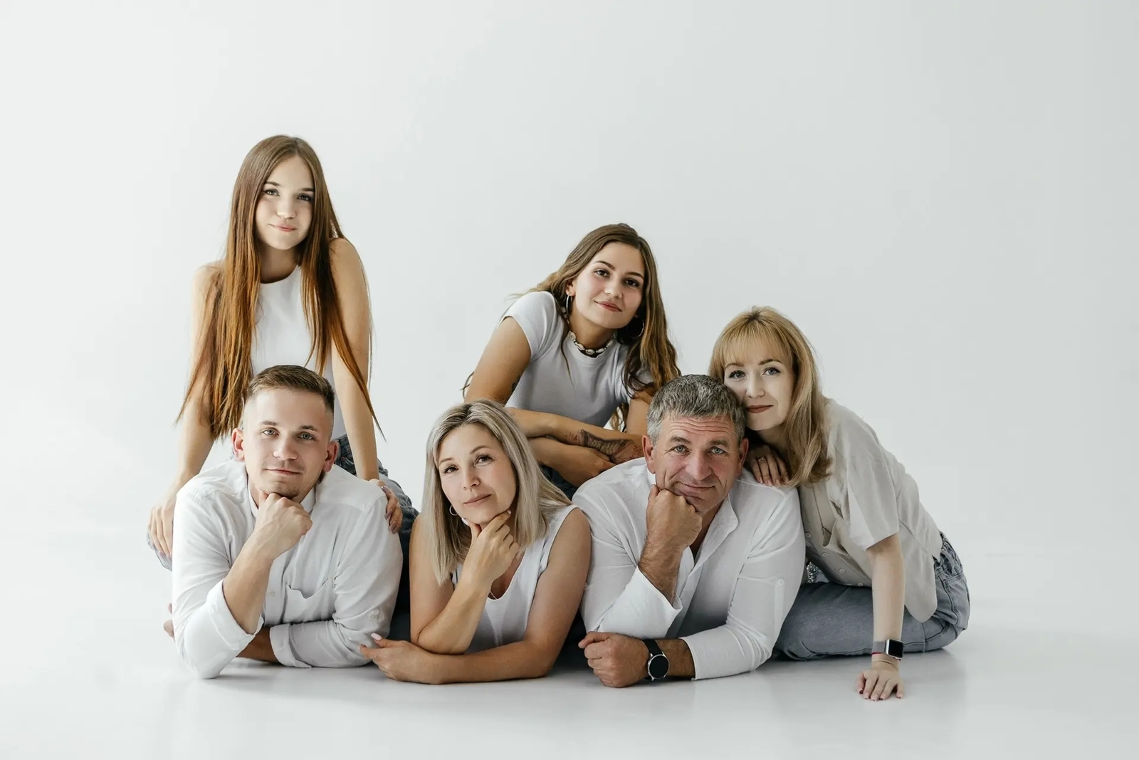 Рука об руку со школьной скамьи