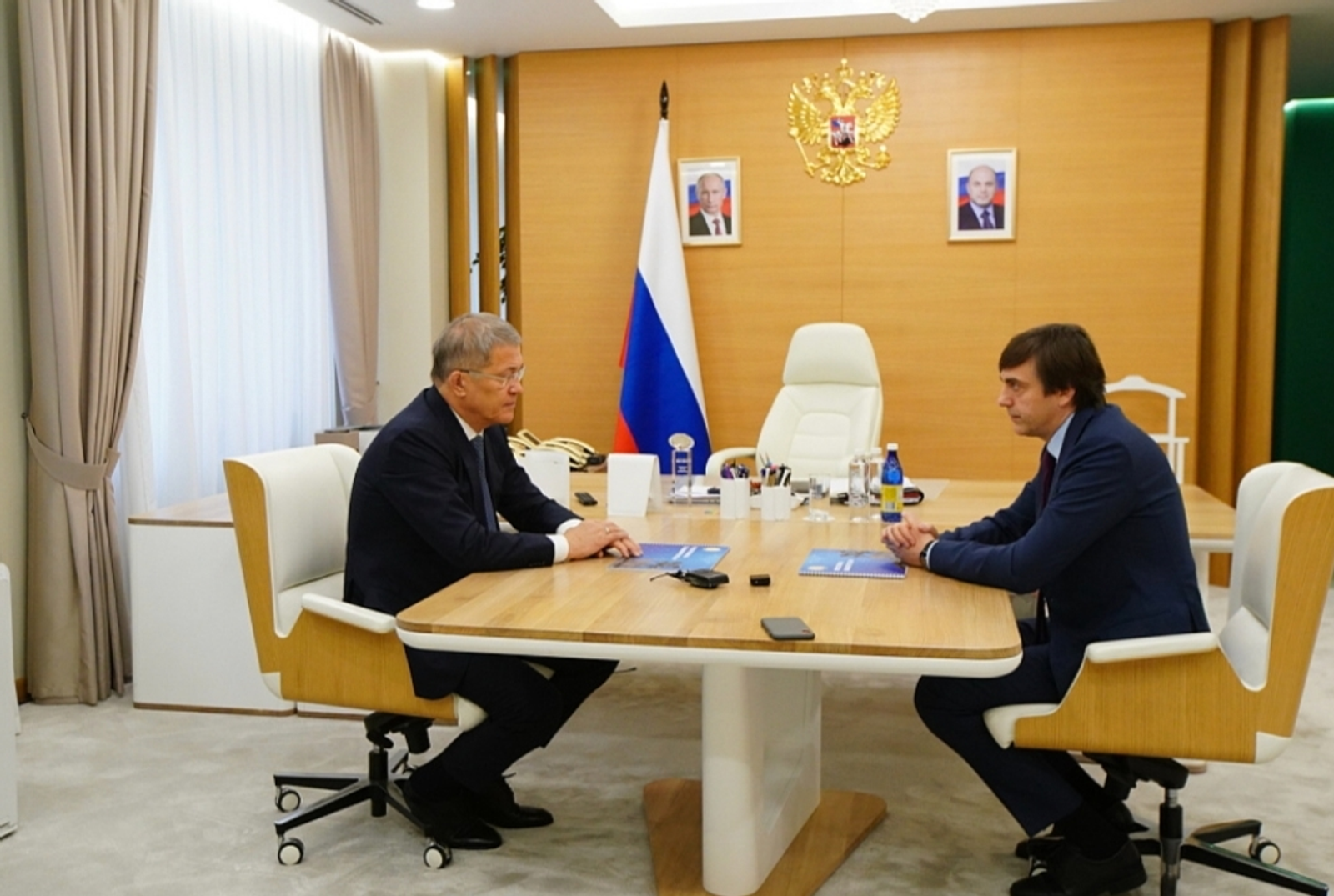 Рабочая встреча с министром просвещения России Сергеем Кравцовым