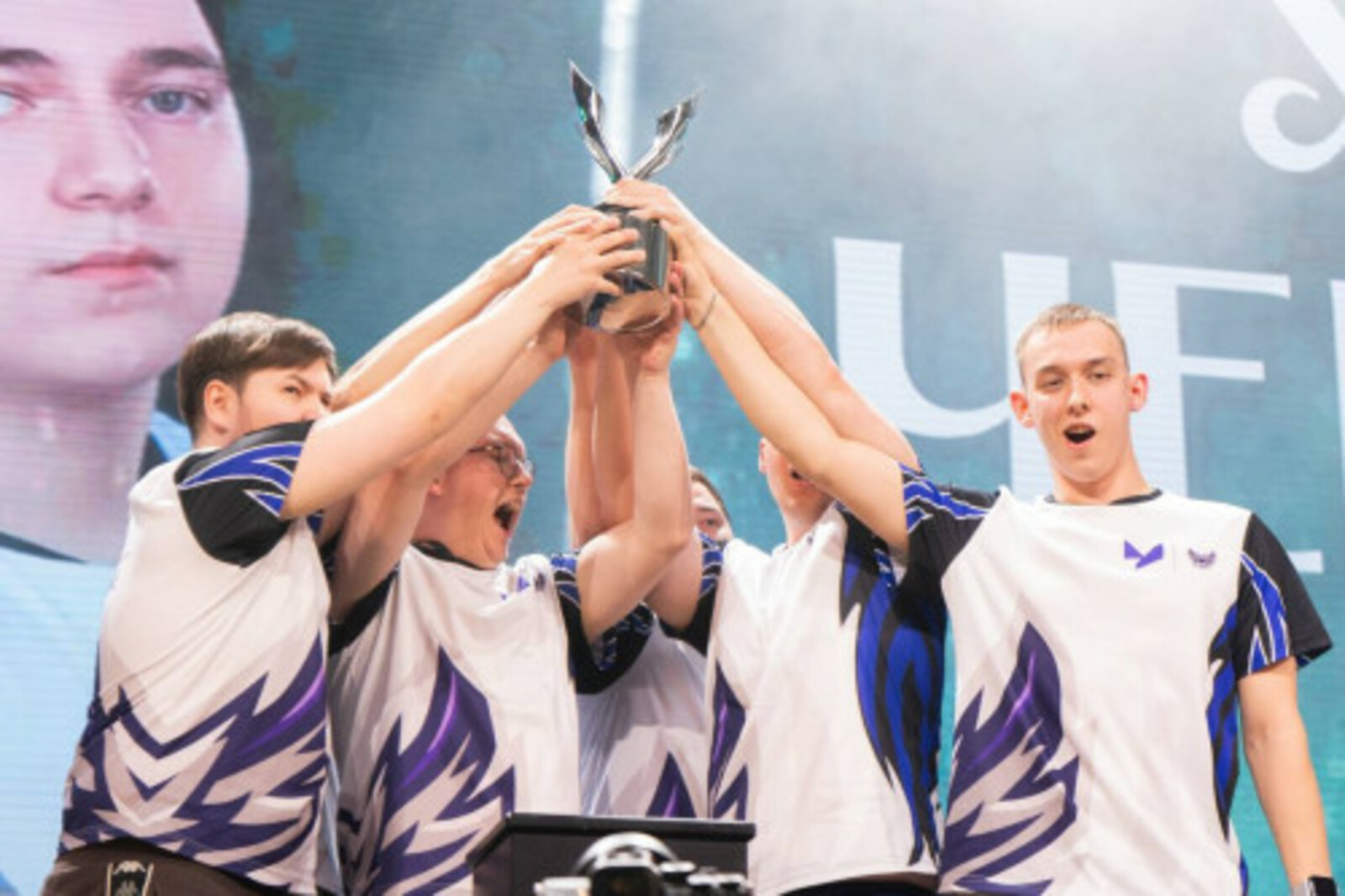 Чемпионы Национальной студенческой лиги киберспорта