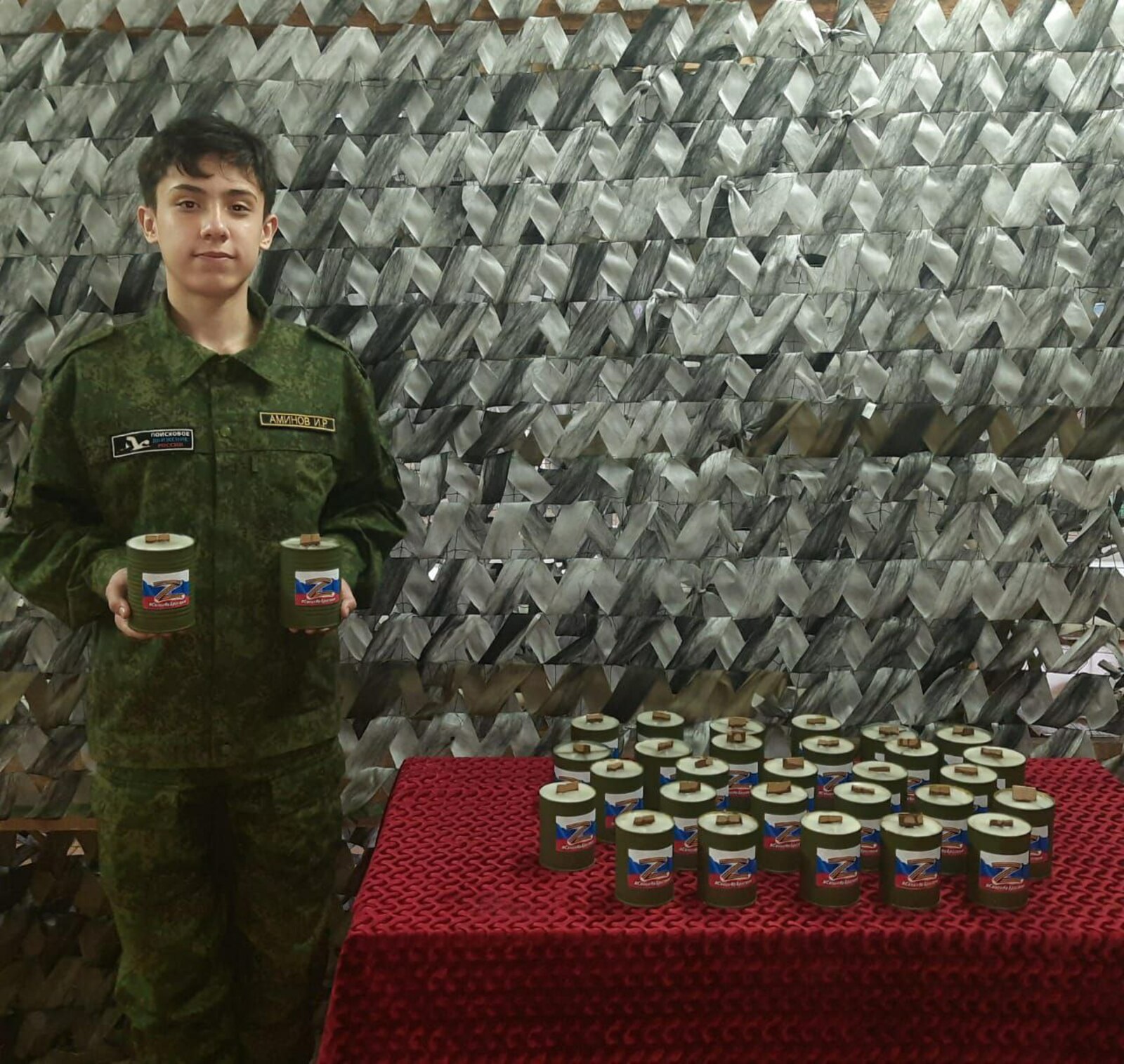 Тепло солдату из детских рук