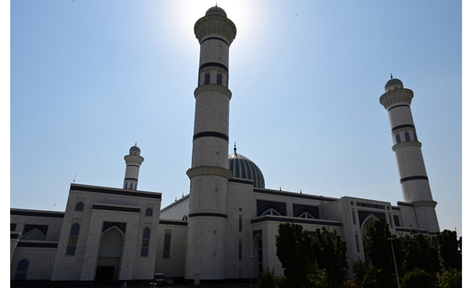 Радий Хабиров посетил в Душанбе одну из крупнейших мечетей Центральной Азии