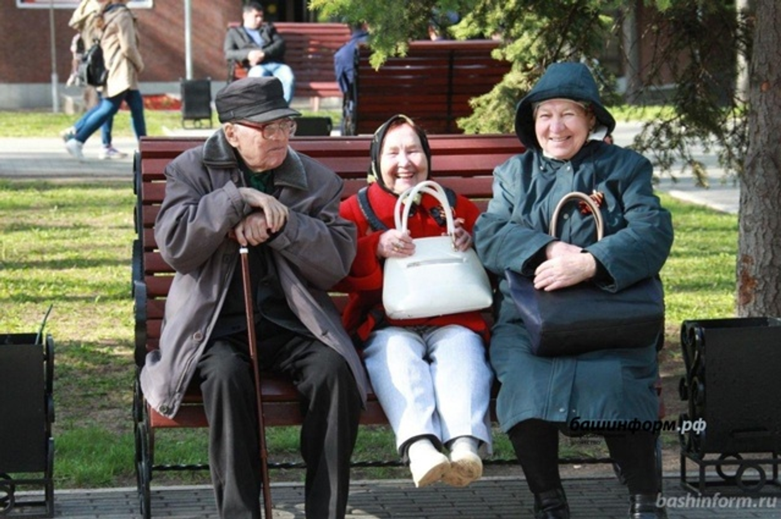 В Башкирии проживают свыше 17 тысяч долгожителей