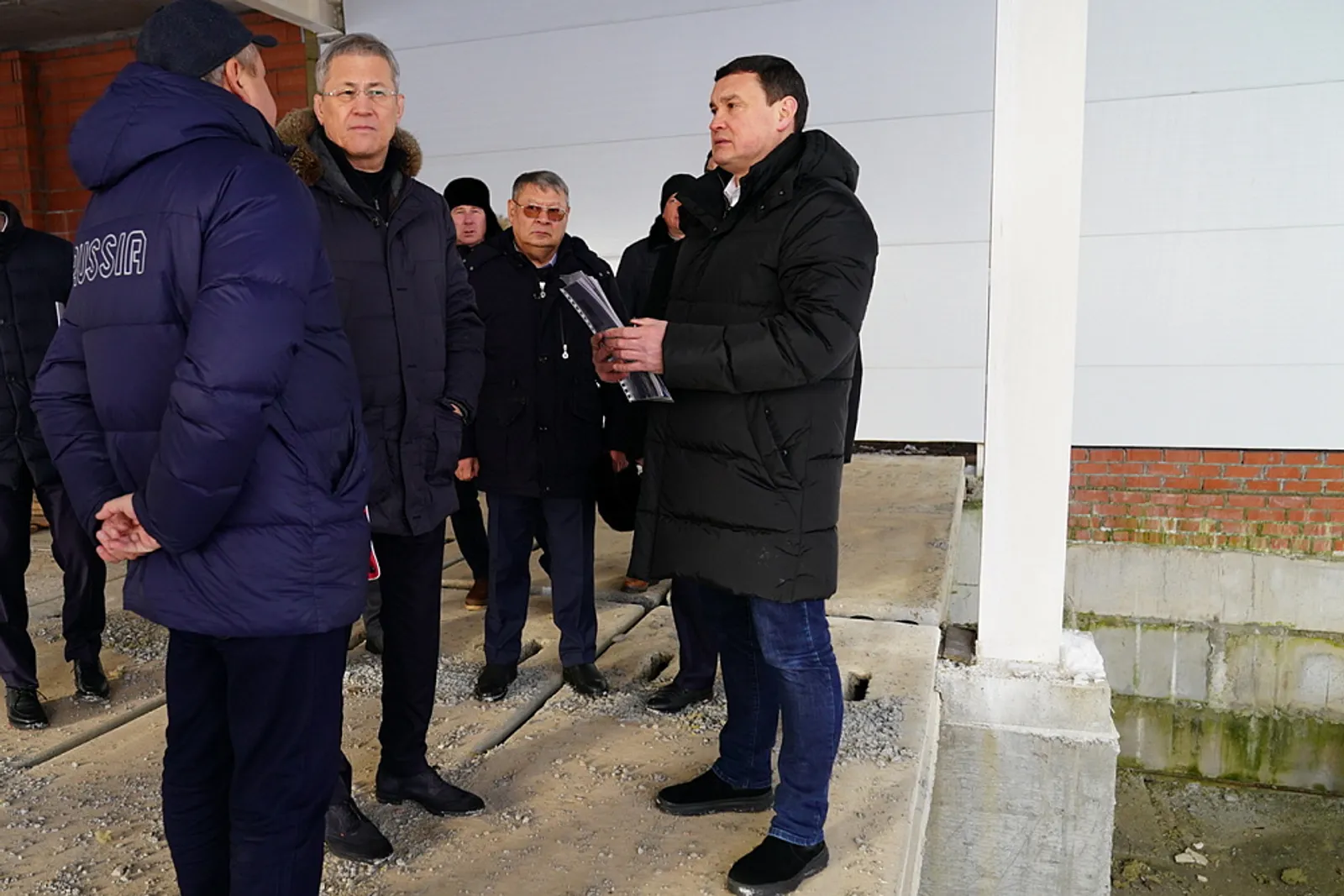 В Салаватском районе возводят современный ФОК с бассейном