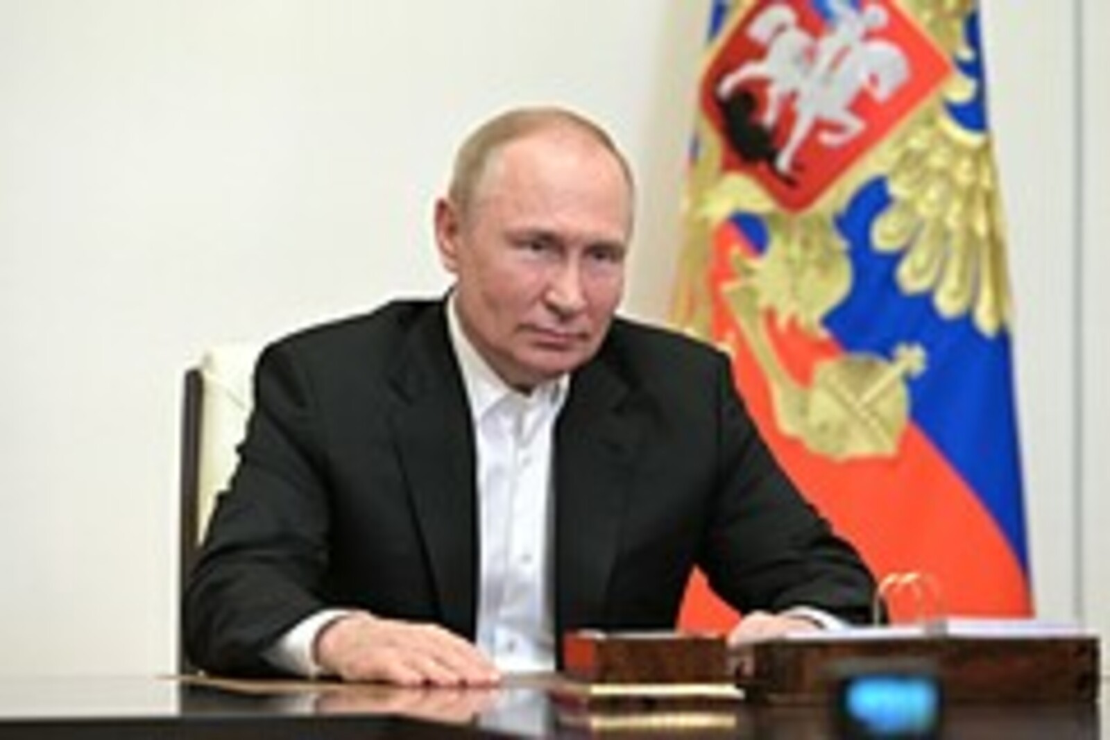 Путин призвал не повышать цены на алкоголь