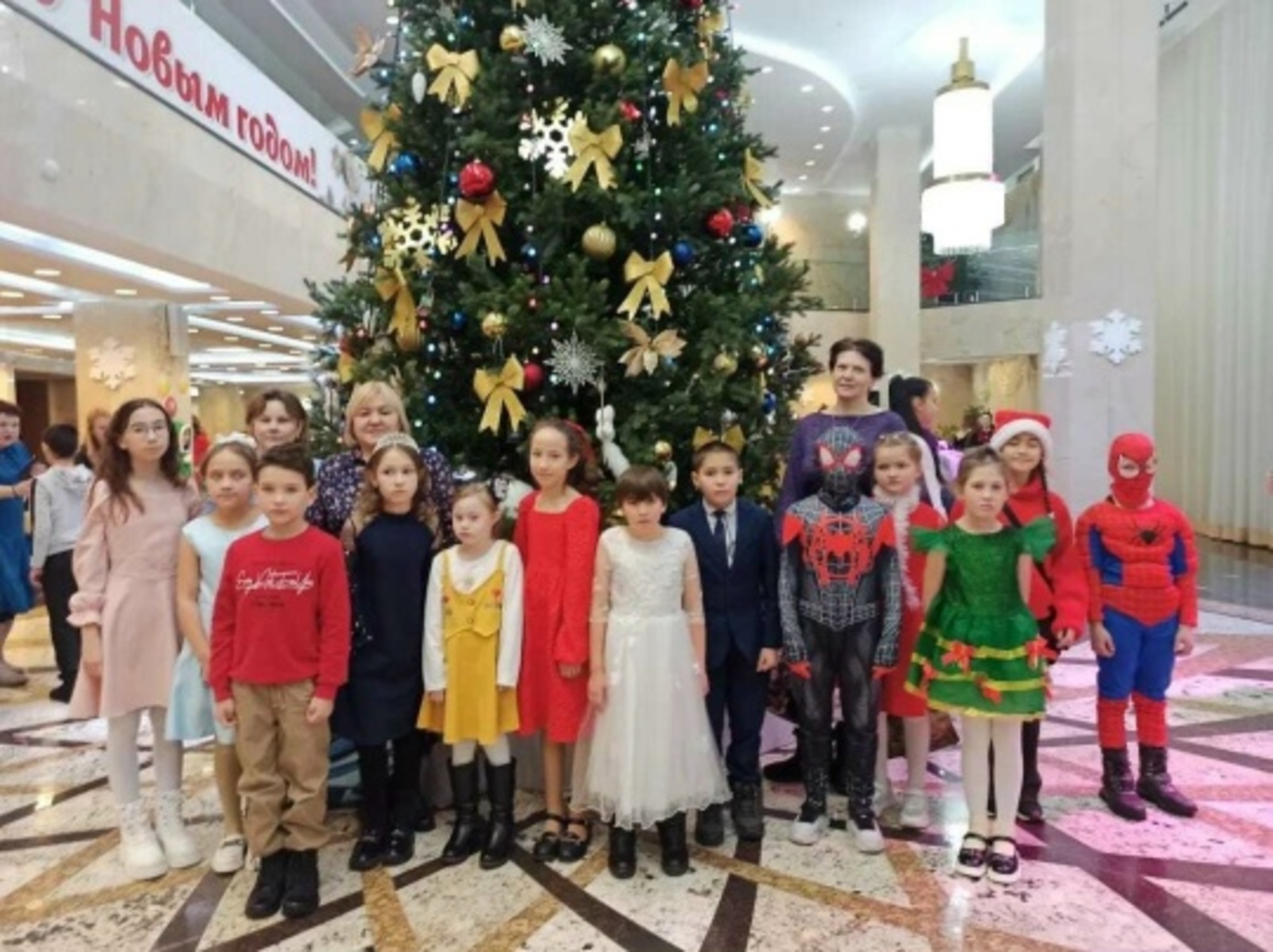 Ребята побывали на праздничном представлении «Новый год в стране игрушек»