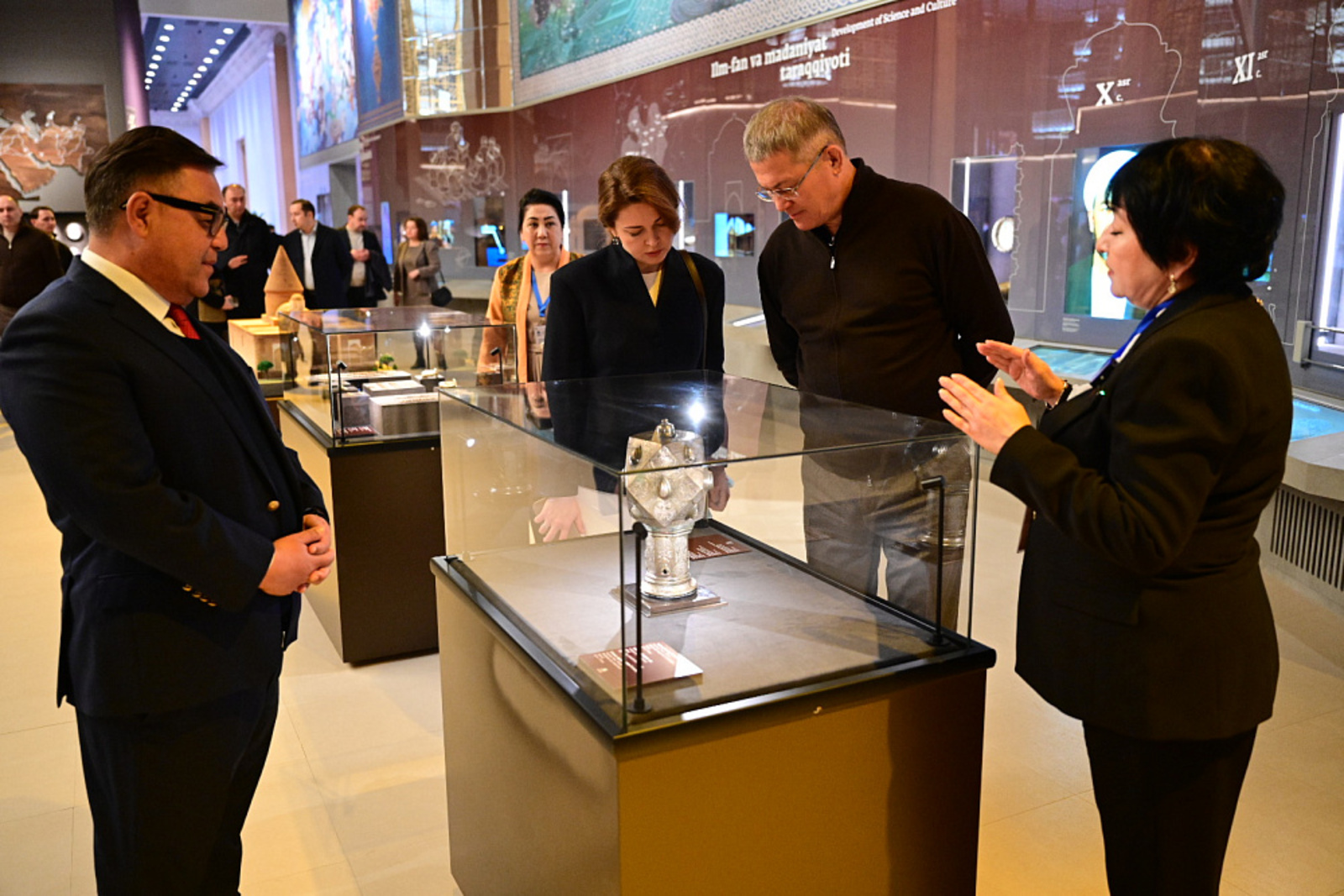 Радий Хабиров посетил вновь построенный Центр исламской цивилизации в Ташкенте