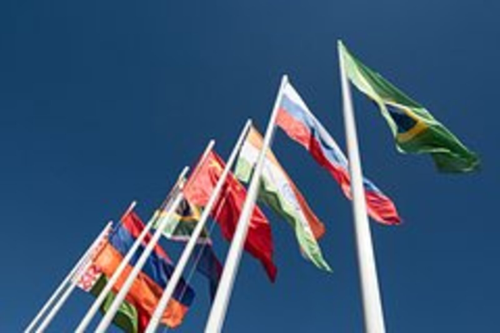 Шесть стран подали заявки на вступление в БРИКС