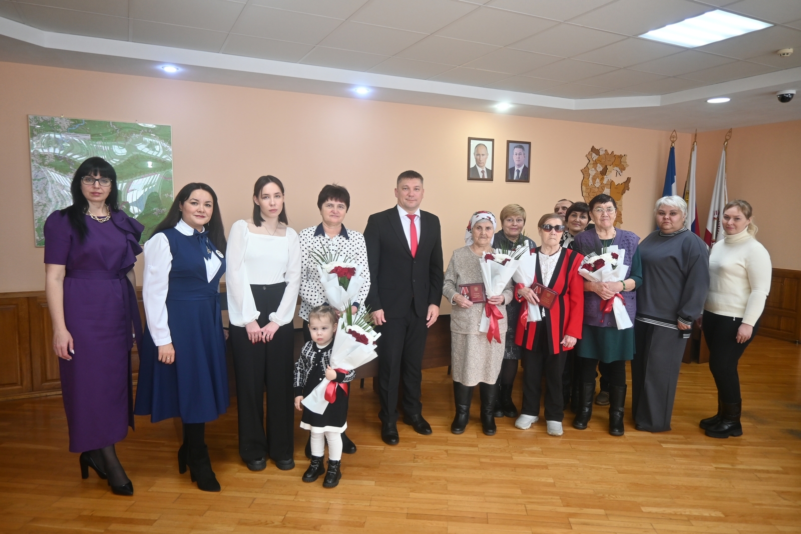 Ордена Мужества торжественно передали родным четверых бойцов