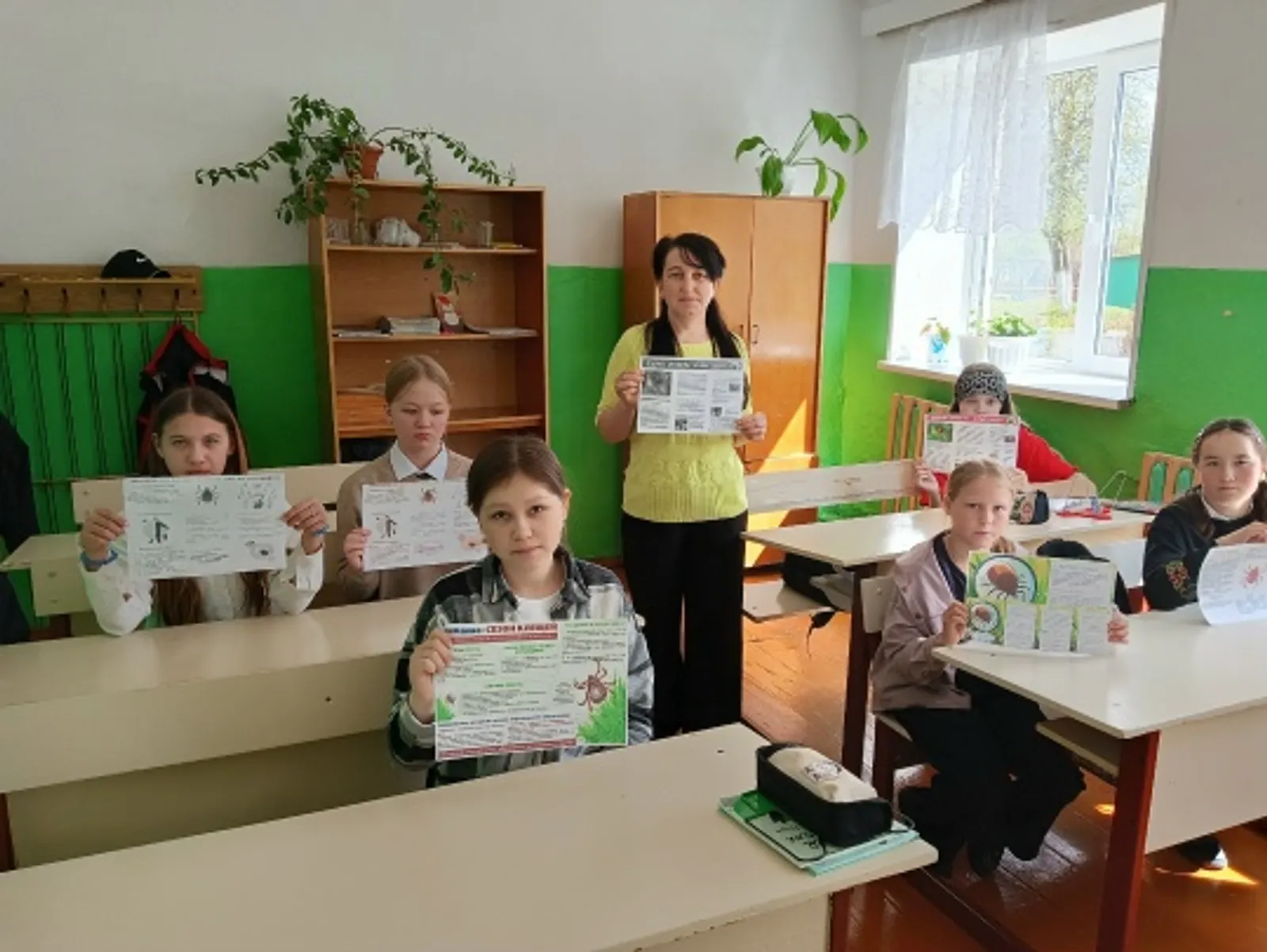 «Осторожно, клещи!»