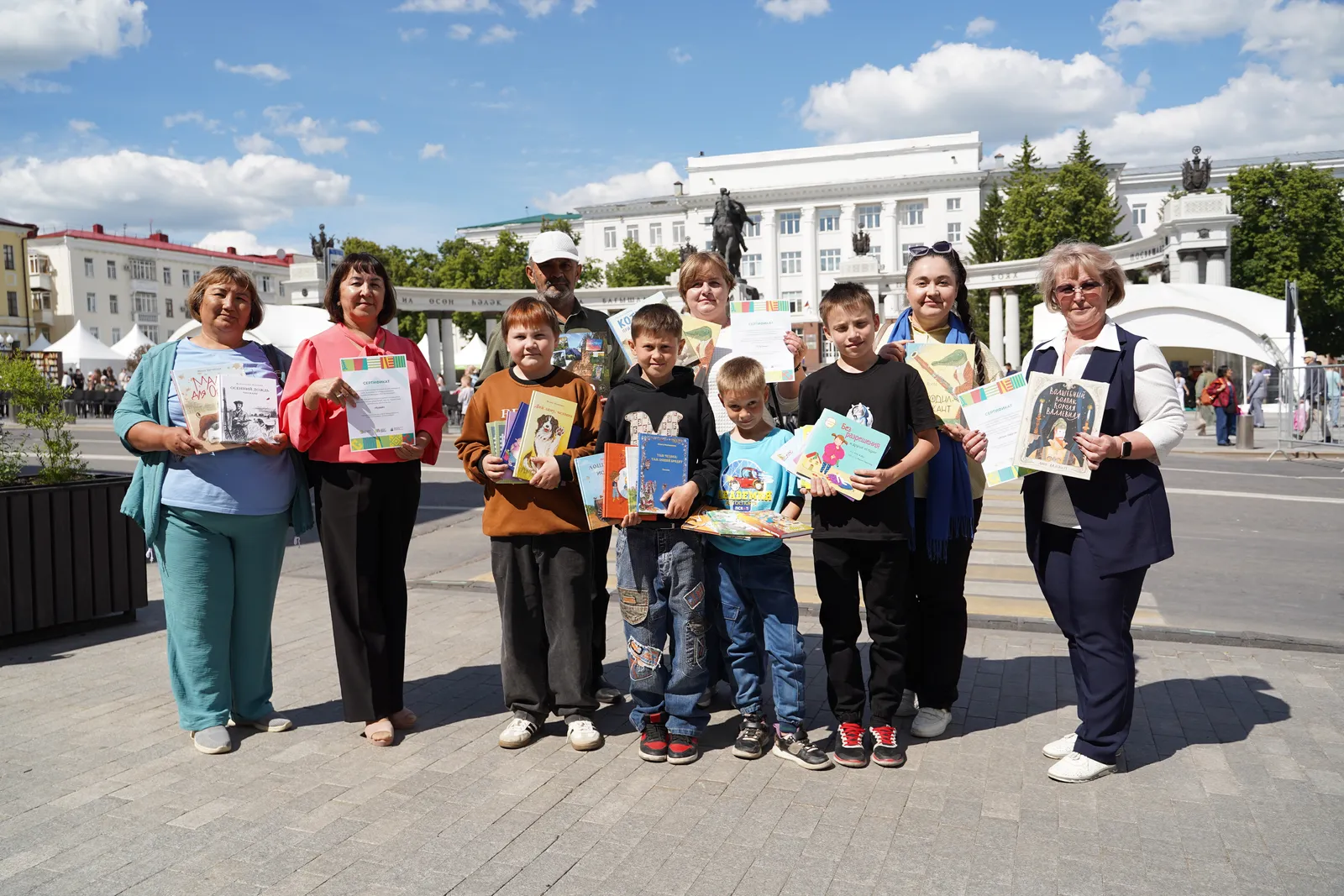 На «Китап-байраме» книги передали детям и социальным учреждениям Башкортостана