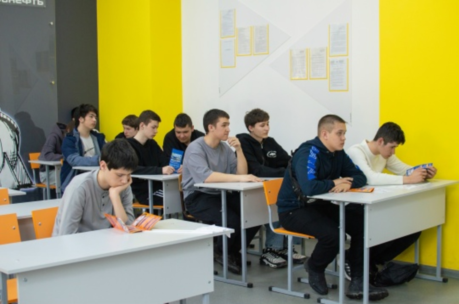 Экскурсия и консультация по приему в колледж для учеников из Красной Горки