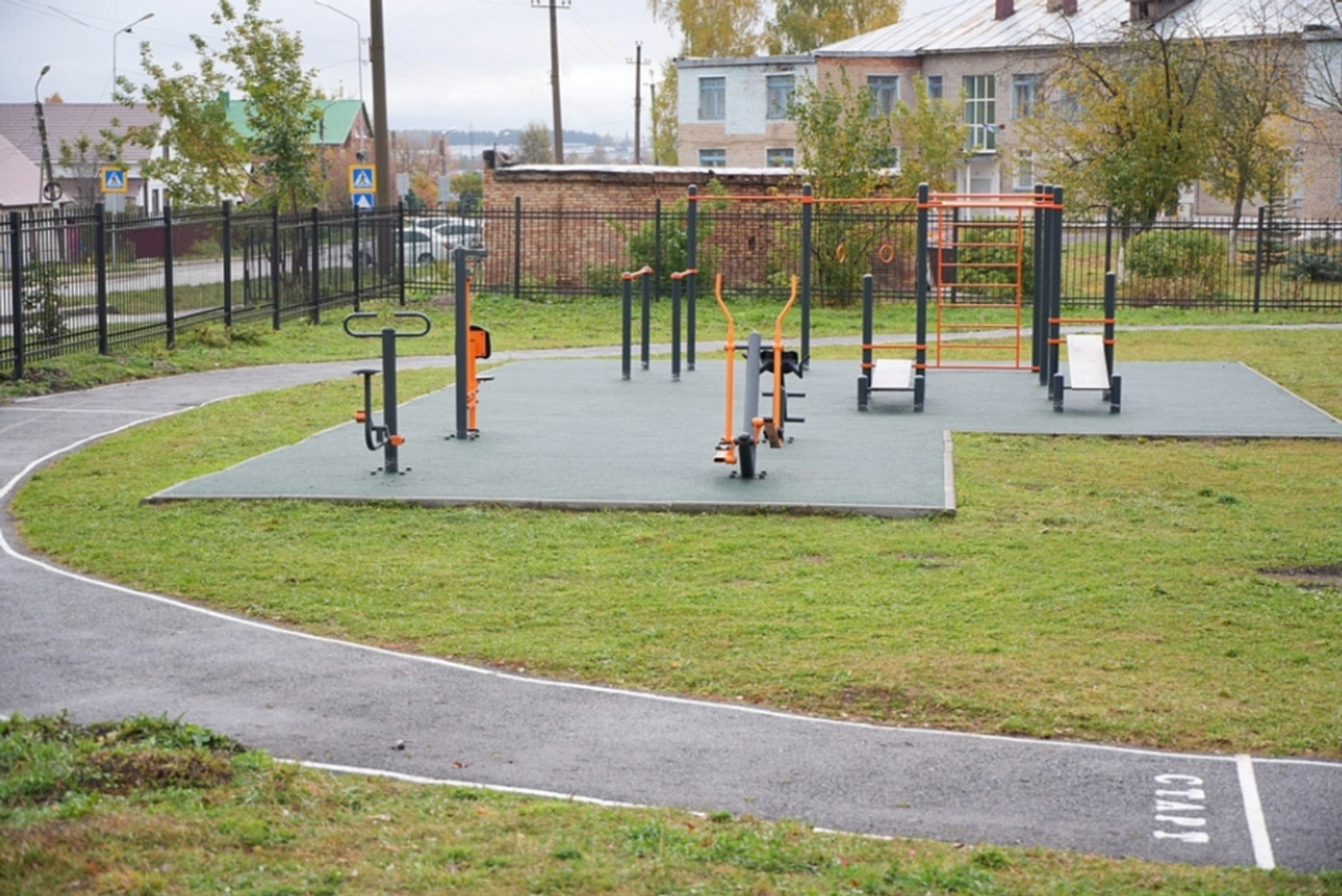 Радий Хабиров посетил обновлённую по нацпроекту школу № 8 в Белебее