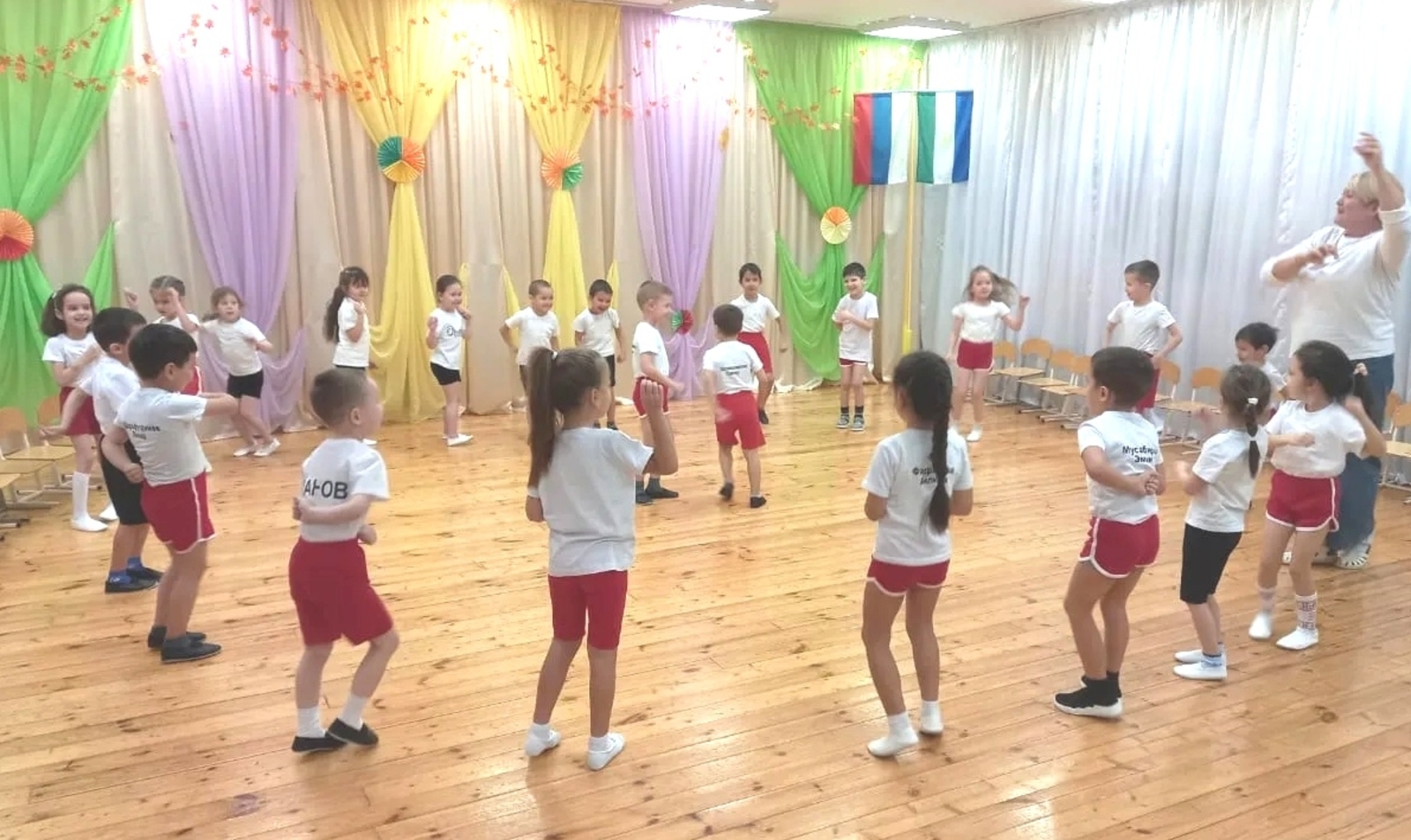 Знакомые хороводы с новым смыслом