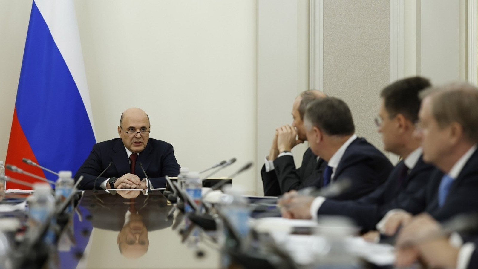 В правительстве России обсудили поручения Владимира Путина по итогам года