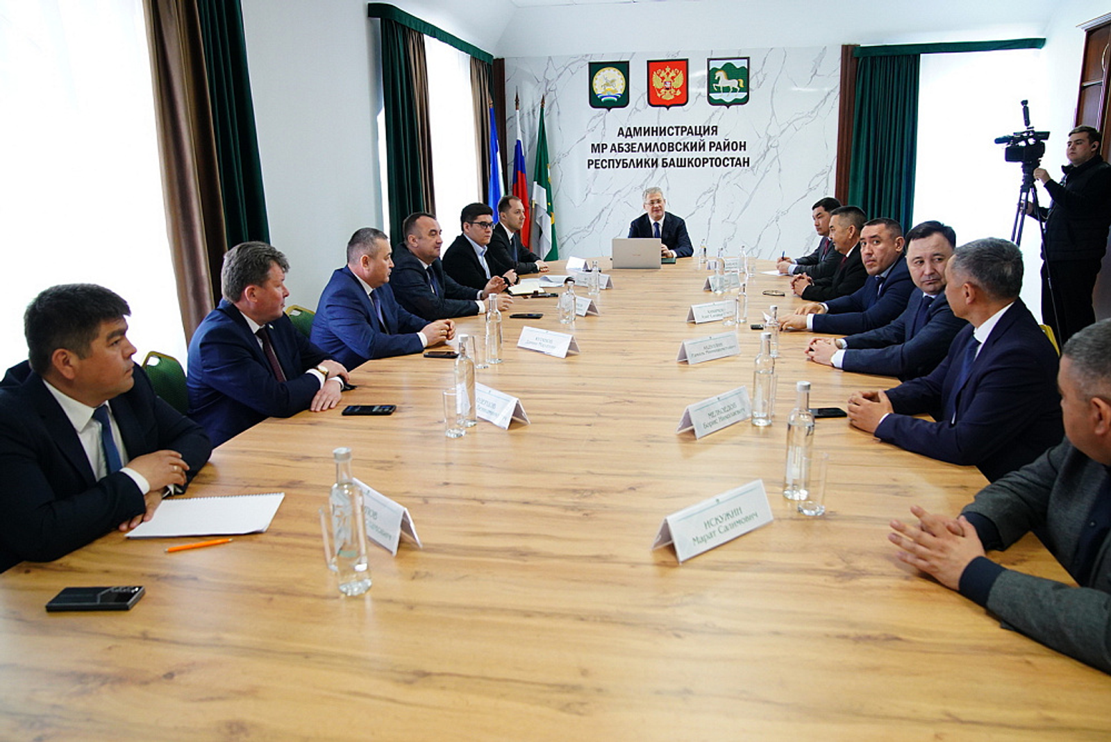 Радий Хабиров встретился с главами муниципалитетов Зауралья и предпринимателями