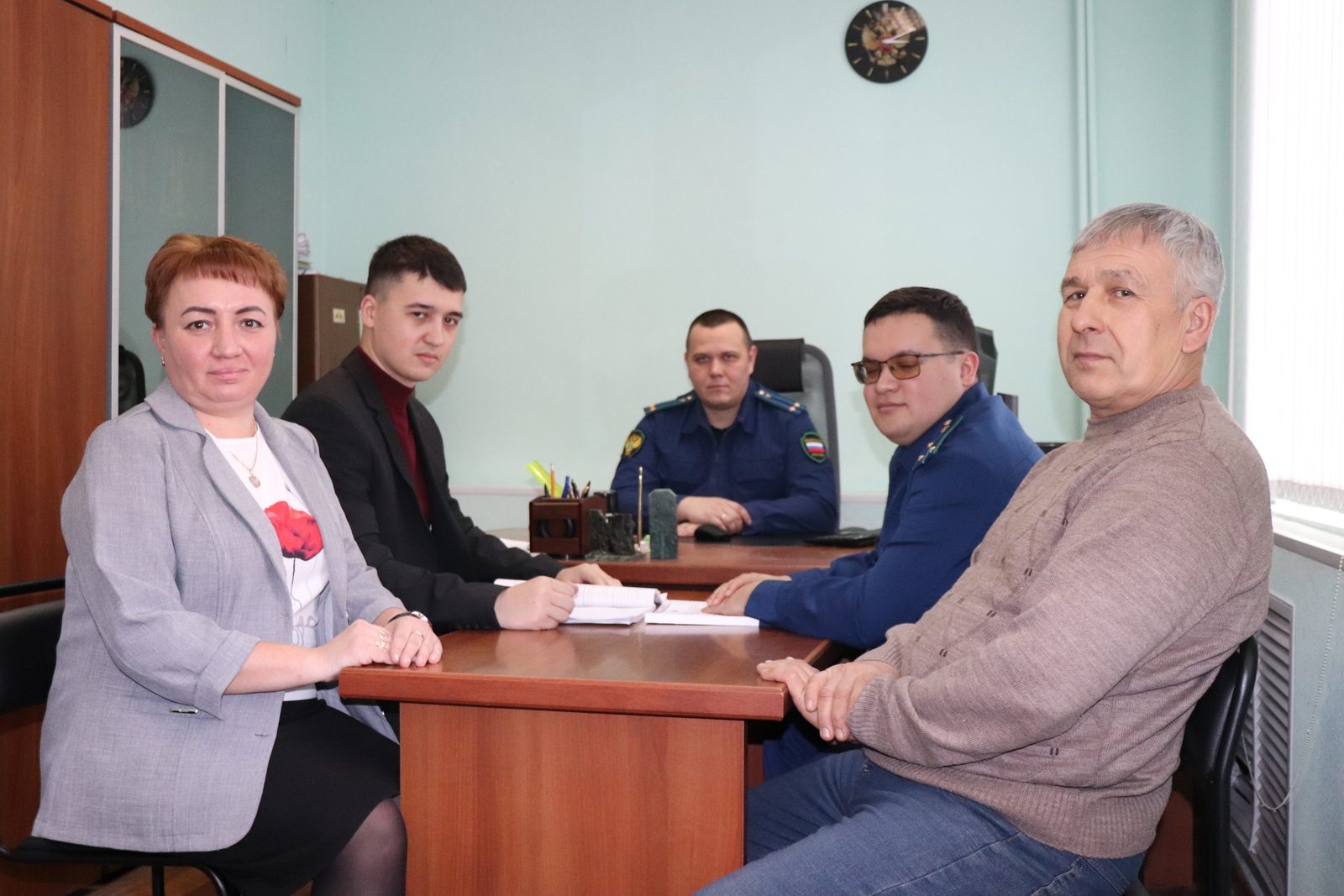 Служба во имя торжества и справедливости