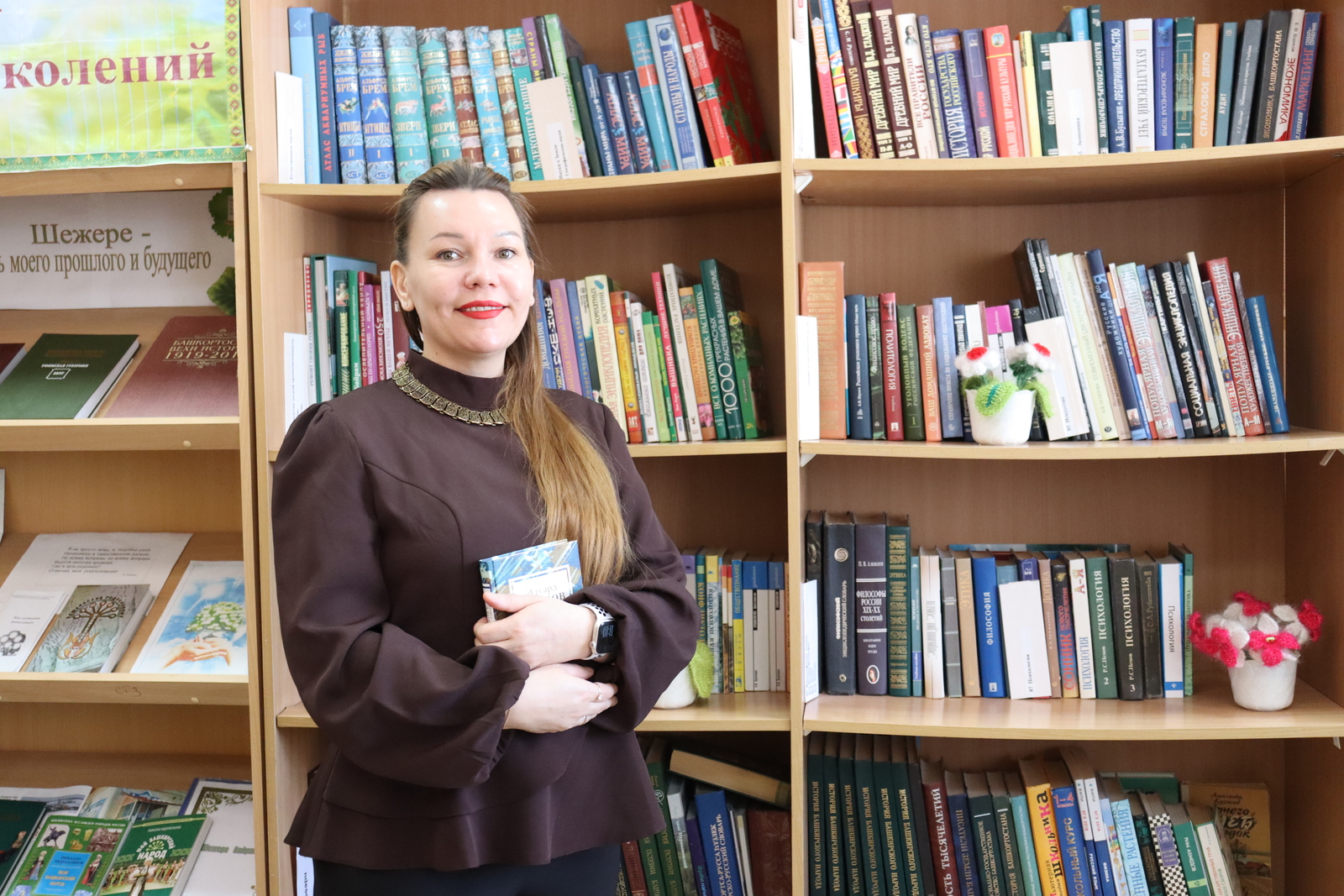 Ее душа поэзией полна…