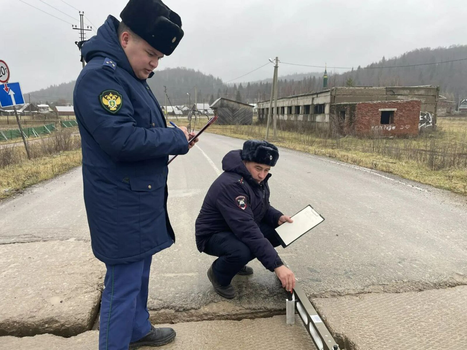 Нам любые дороги дороги