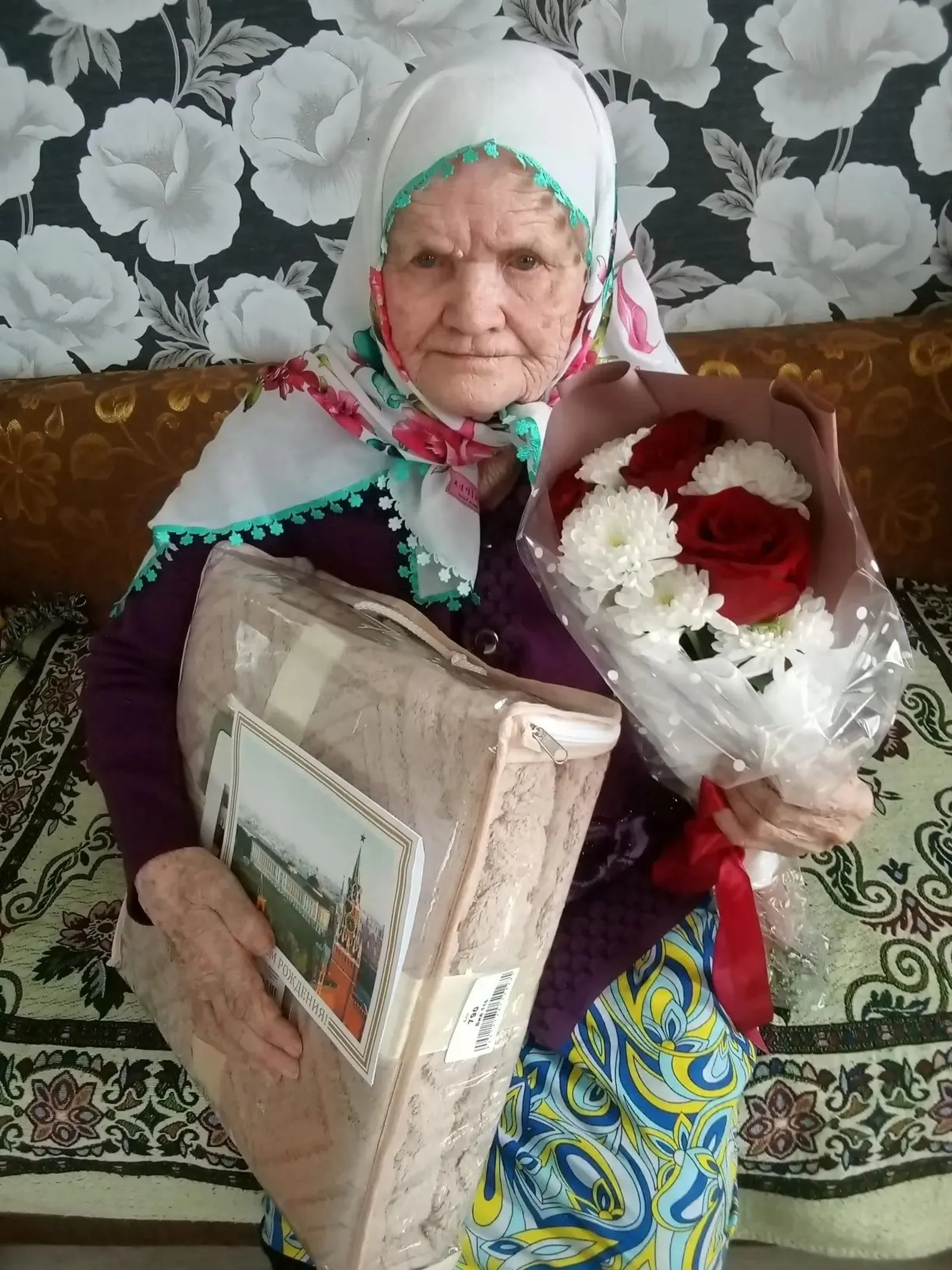 Семь судеб, одна любовь – под маминым крылом