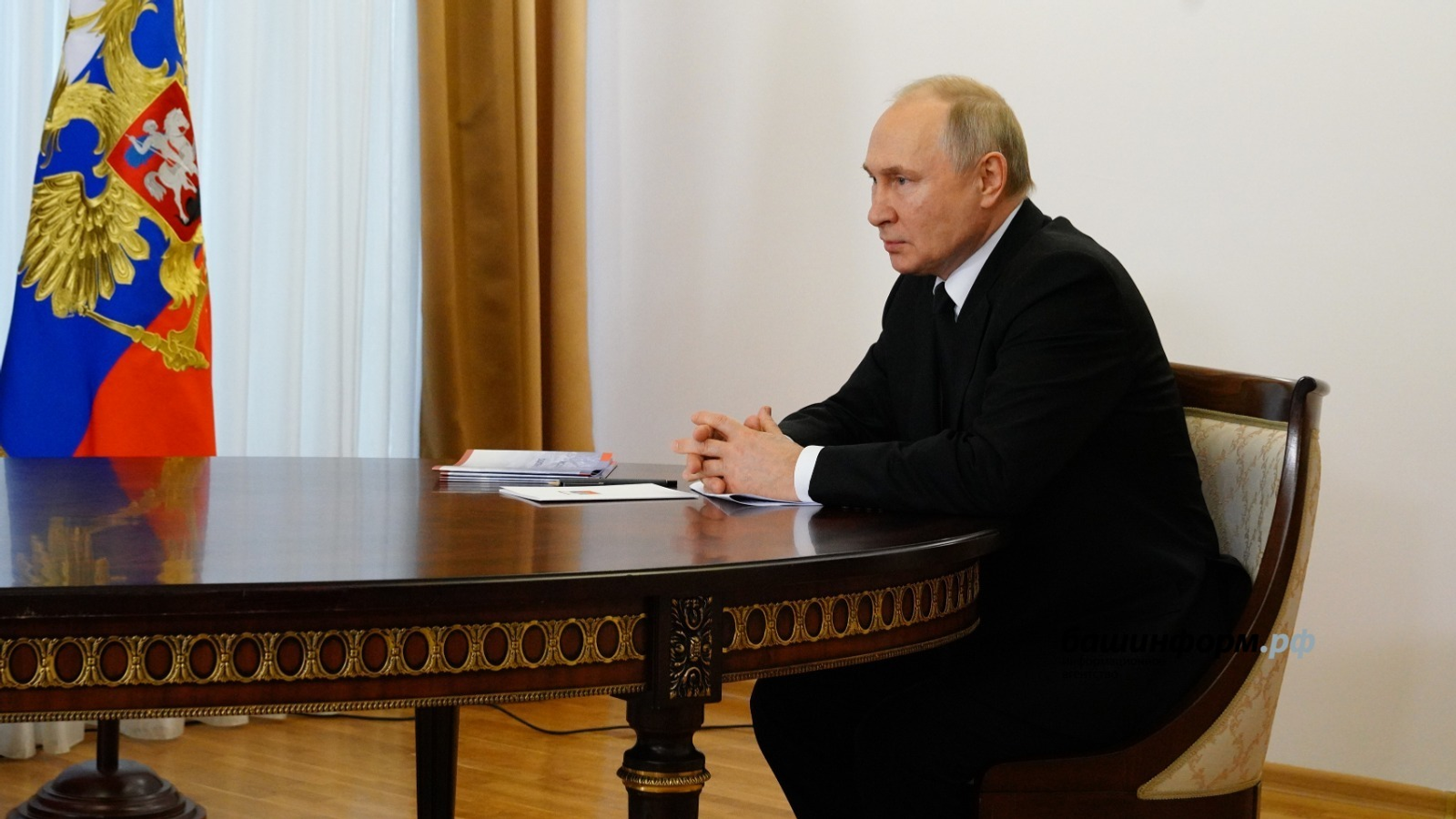 Путин продлил выплаты для детей без вести пропавших военных