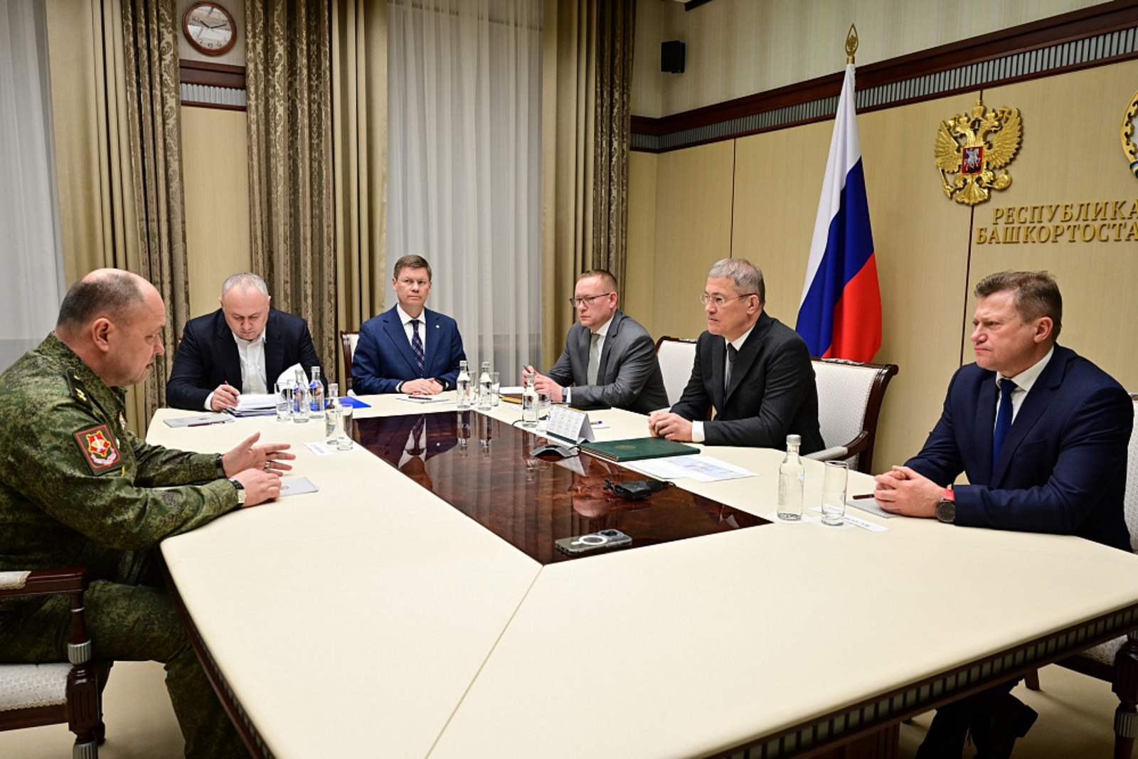 Встреча с врио командующего войсками Центрального военного округа Д.Овчаровым