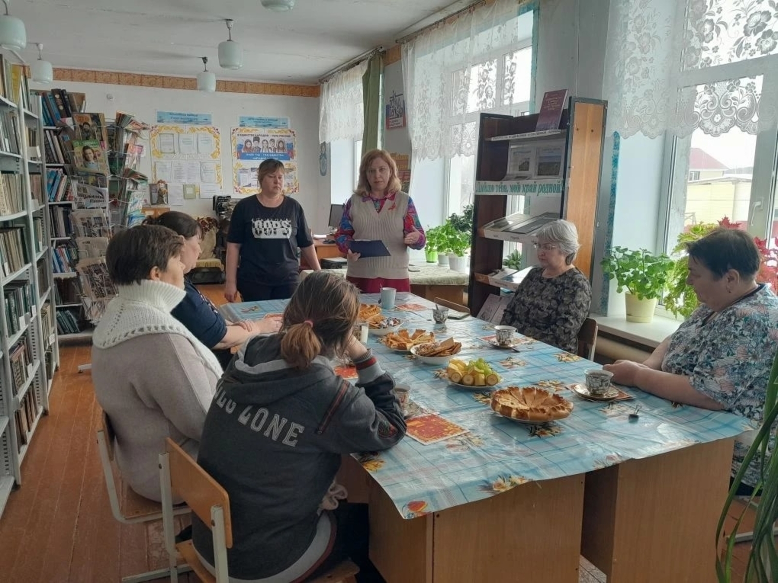 Круглый стол с матерями военнослужащих в сельской библиотеке Никольское