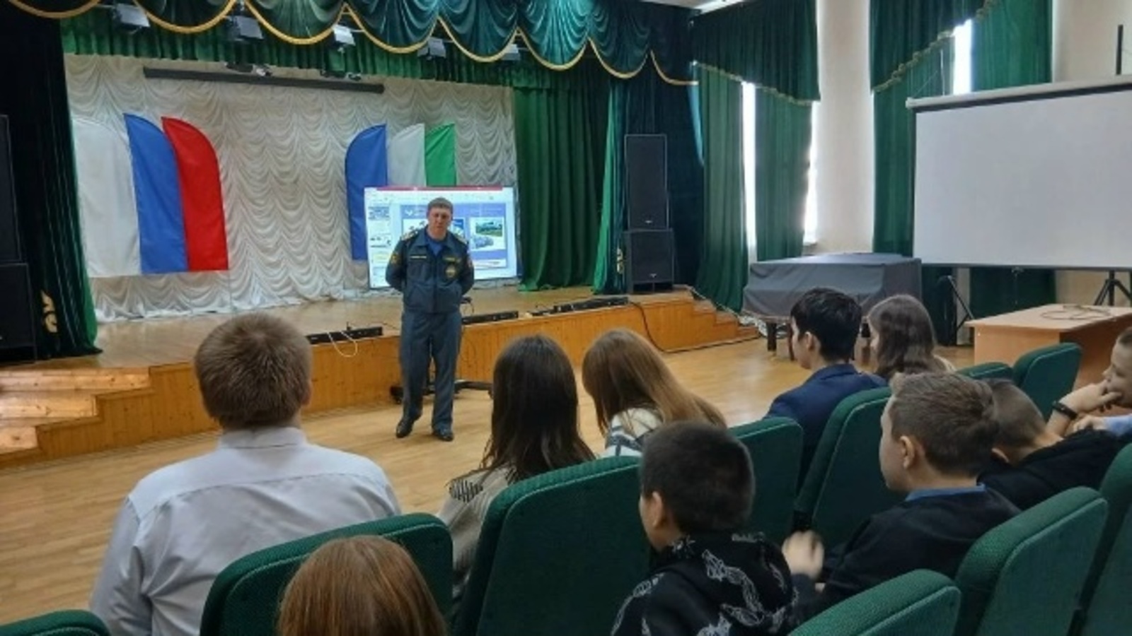 Урок Мужества в школе