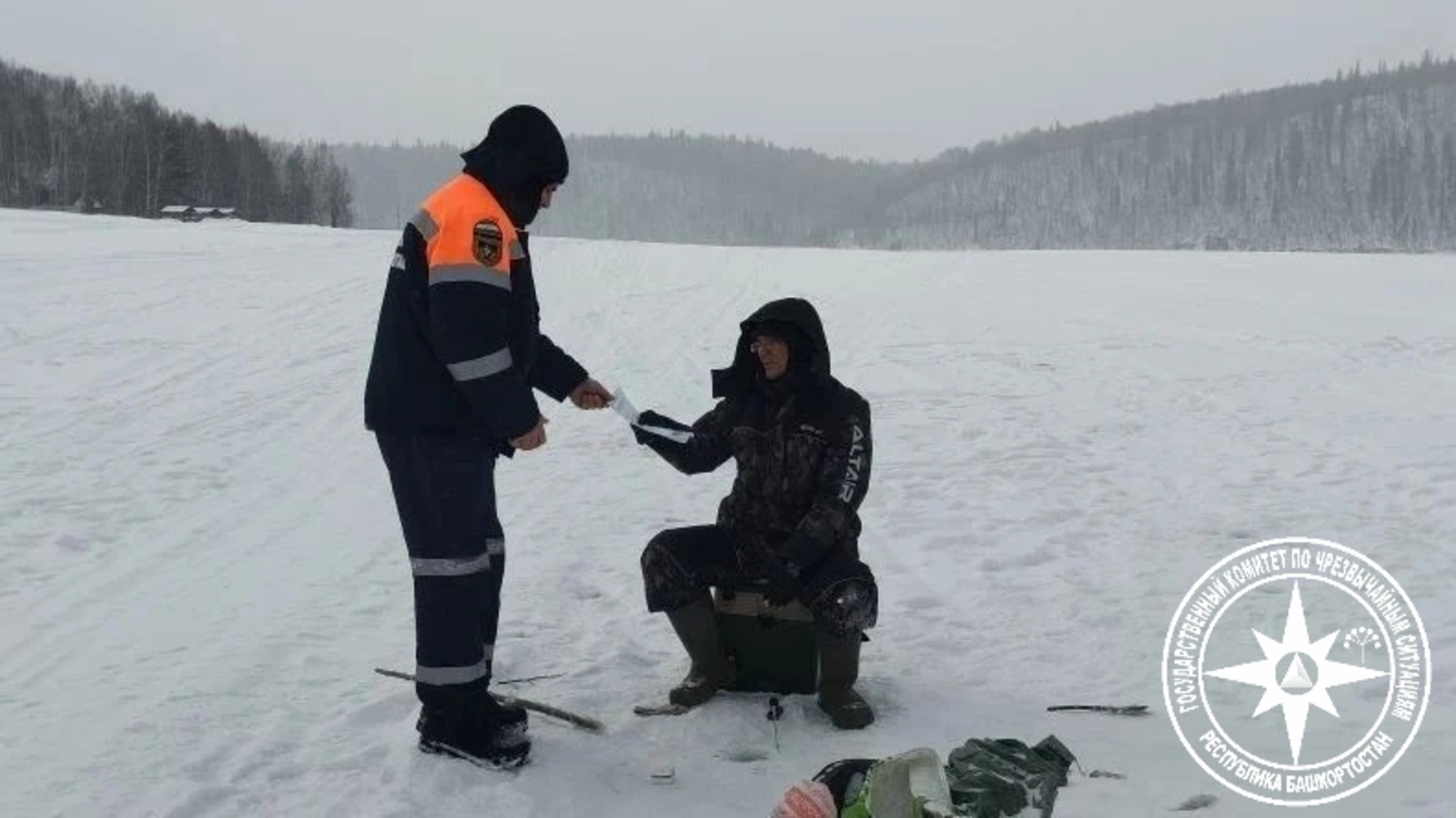 Спасатели из Госкомитета РБ по ЧС проводят рейды на водоёмах республики