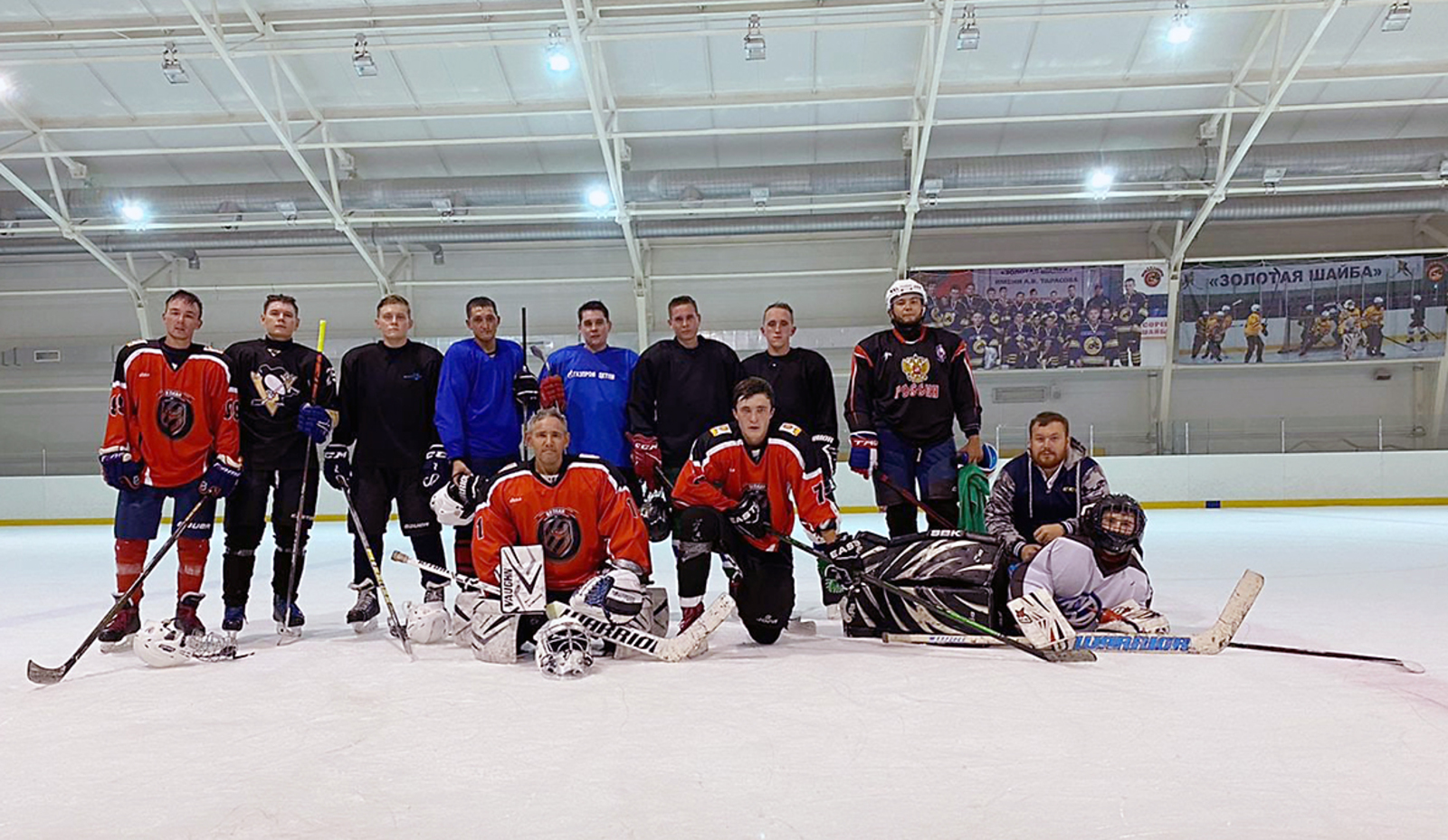 Игроки хоккейной команды ведут активную  подготовку к своему первому чемпионату