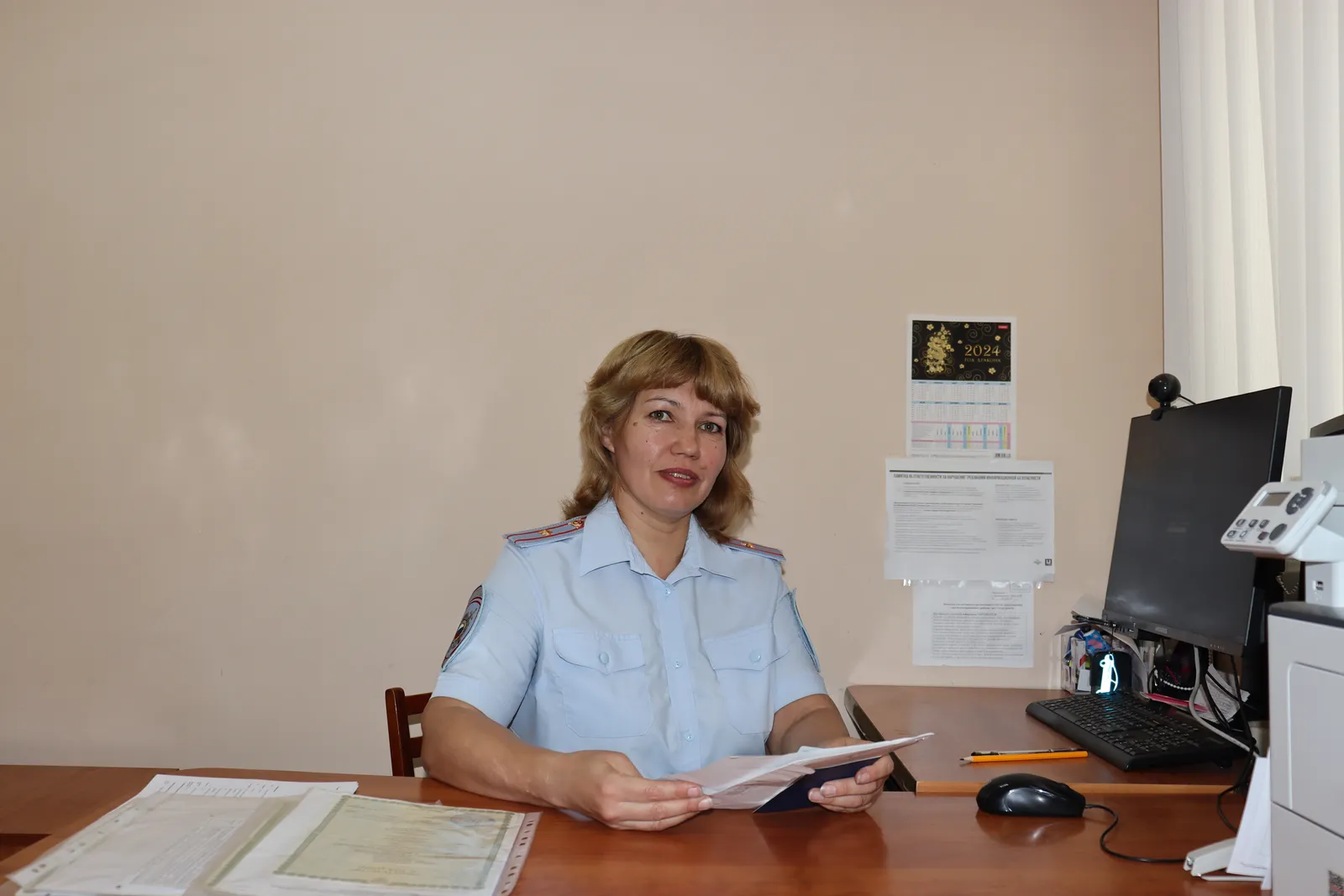 За кадром паспортного стола