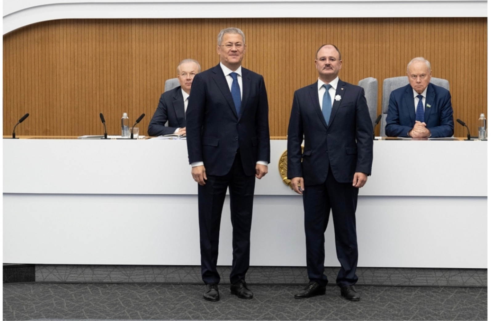 Радий Хабиров вручил орден генерала Шаймуратова участнику СВО из нашего района