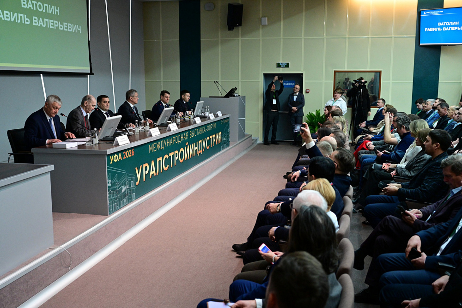 Радий Хабиров: «Планку по строительству жилья мы не снижаем»